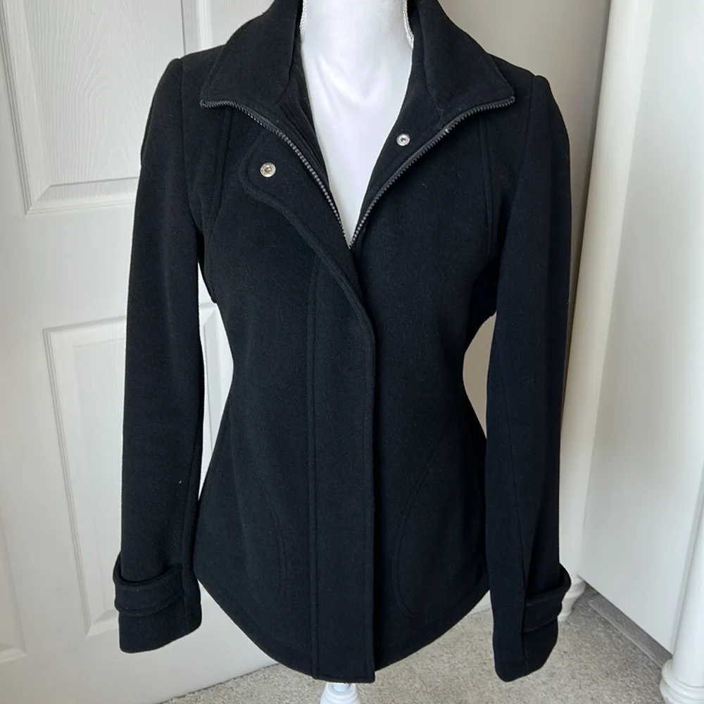 Ladies Black Coat - Picture 4 of 8